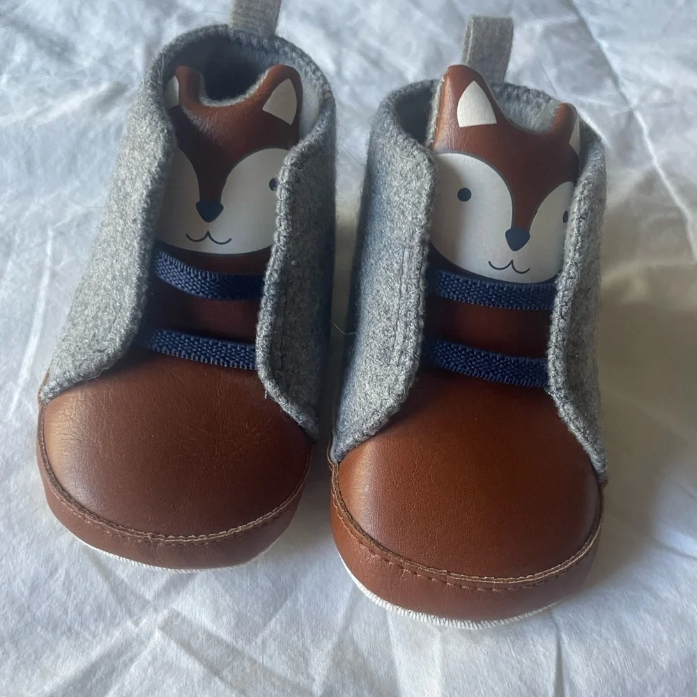 EUC - Carter’s Baby Shoes - Brown & Gray w/Fox Design - 3-6 Mos